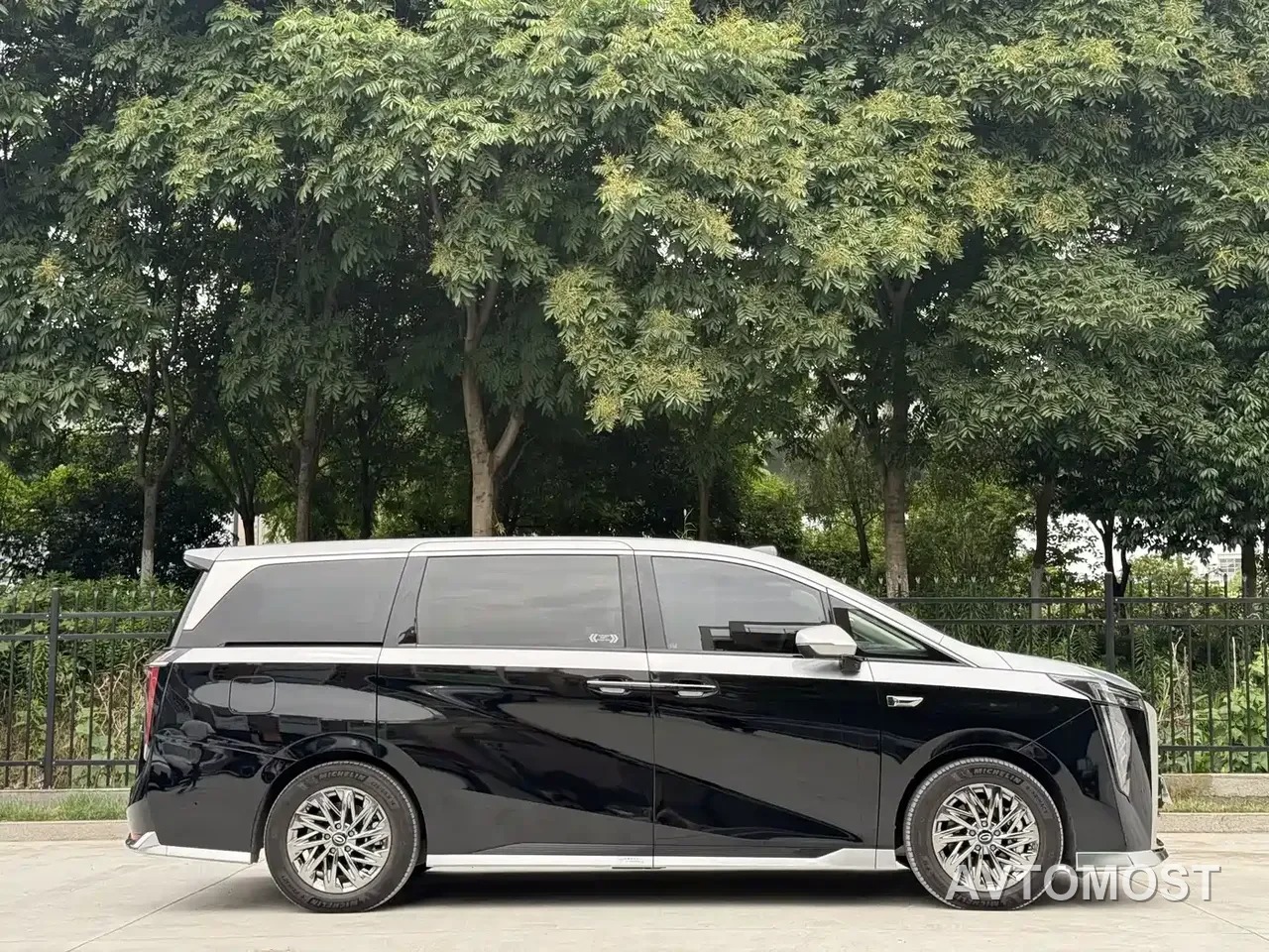 GAC Trumpchi Xiangwang M8 2025 Model QianKun Series Ultra First Class — фото 4