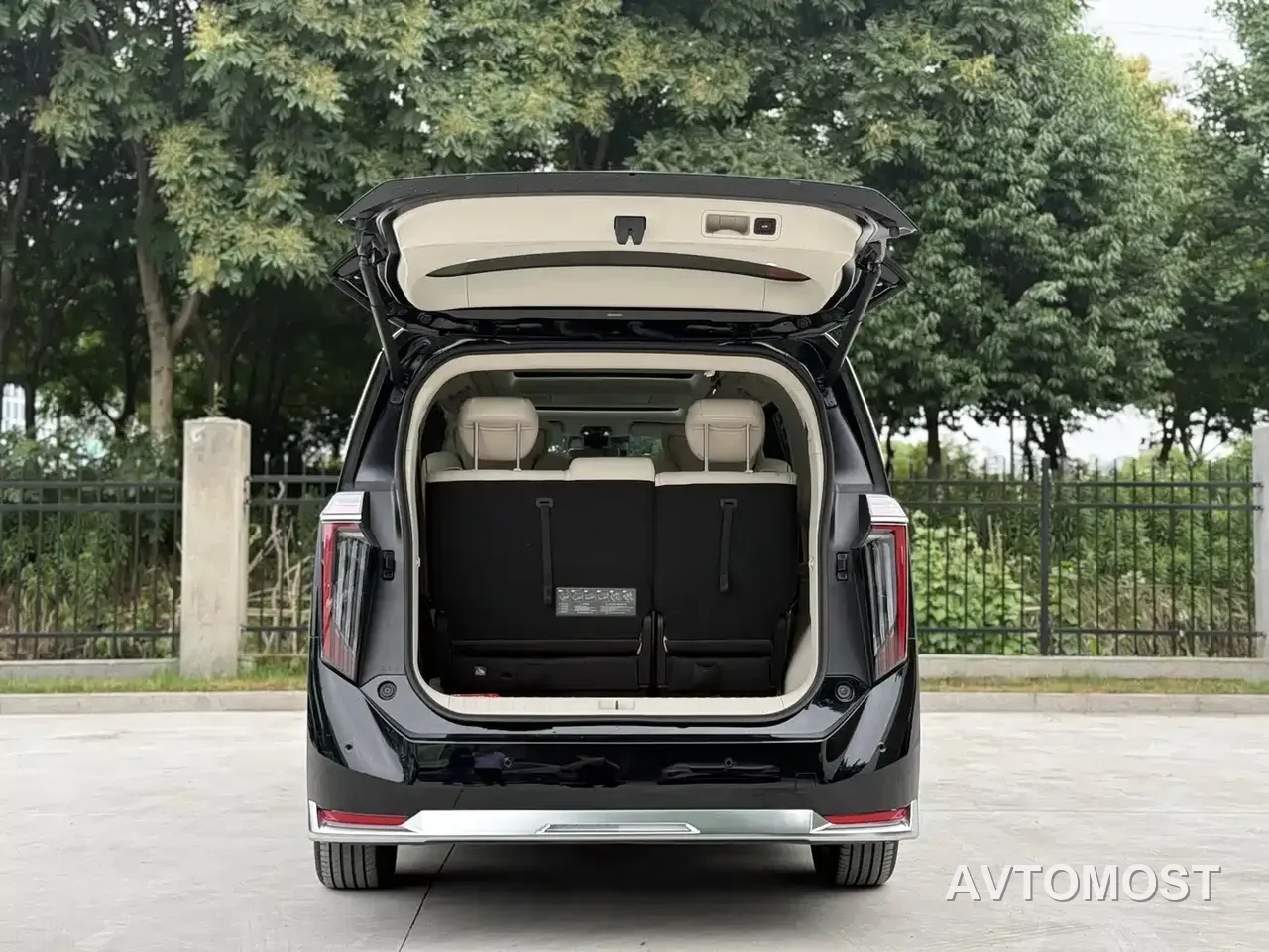 GAC Trumpchi Xiangwang M8 2025 Model QianKun Series Ultra First Class — фото 8