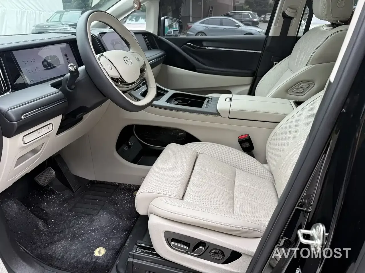 GAC Trumpchi Xiangwang M8 2025 Model QianKun Series Ultra First Class — фото 12