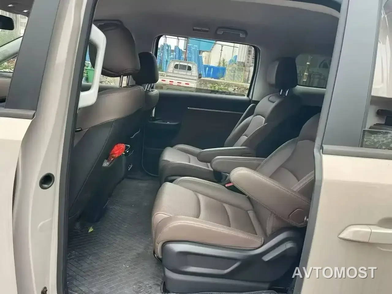 Wuling Motors Xingguang 730 New Energy 2025 Model Plug-in Hybrid Base Version — фото 7