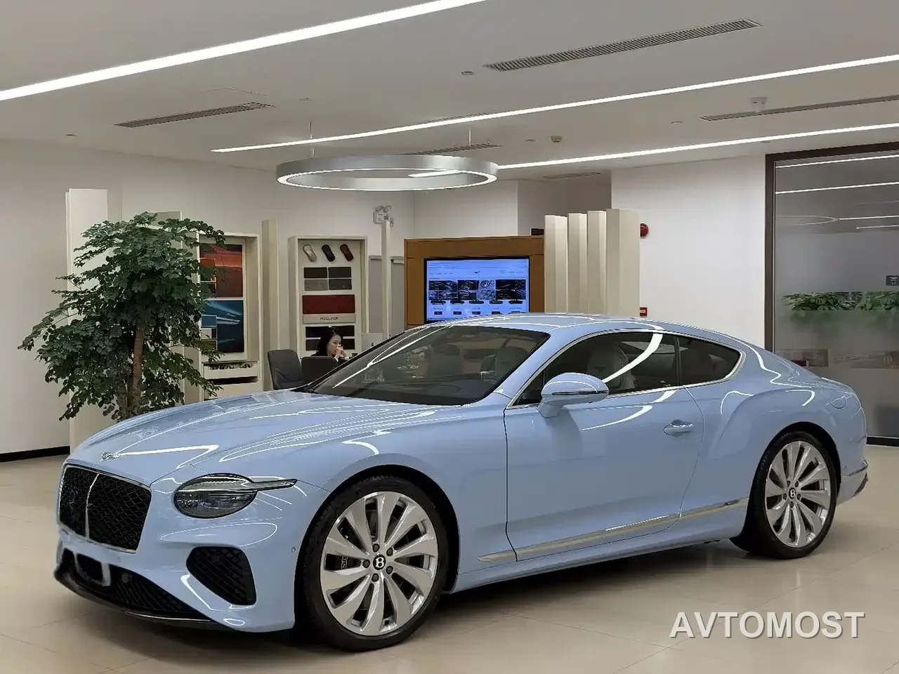 Bentley Continental Plug-in Hybrid 2026 GT Base Model — фото 1