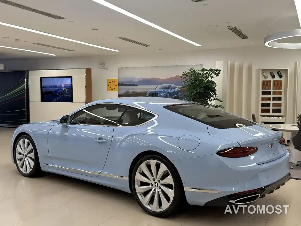 Bentley Continental Plug-in Hybrid 2026 GT Base Model — фото 2