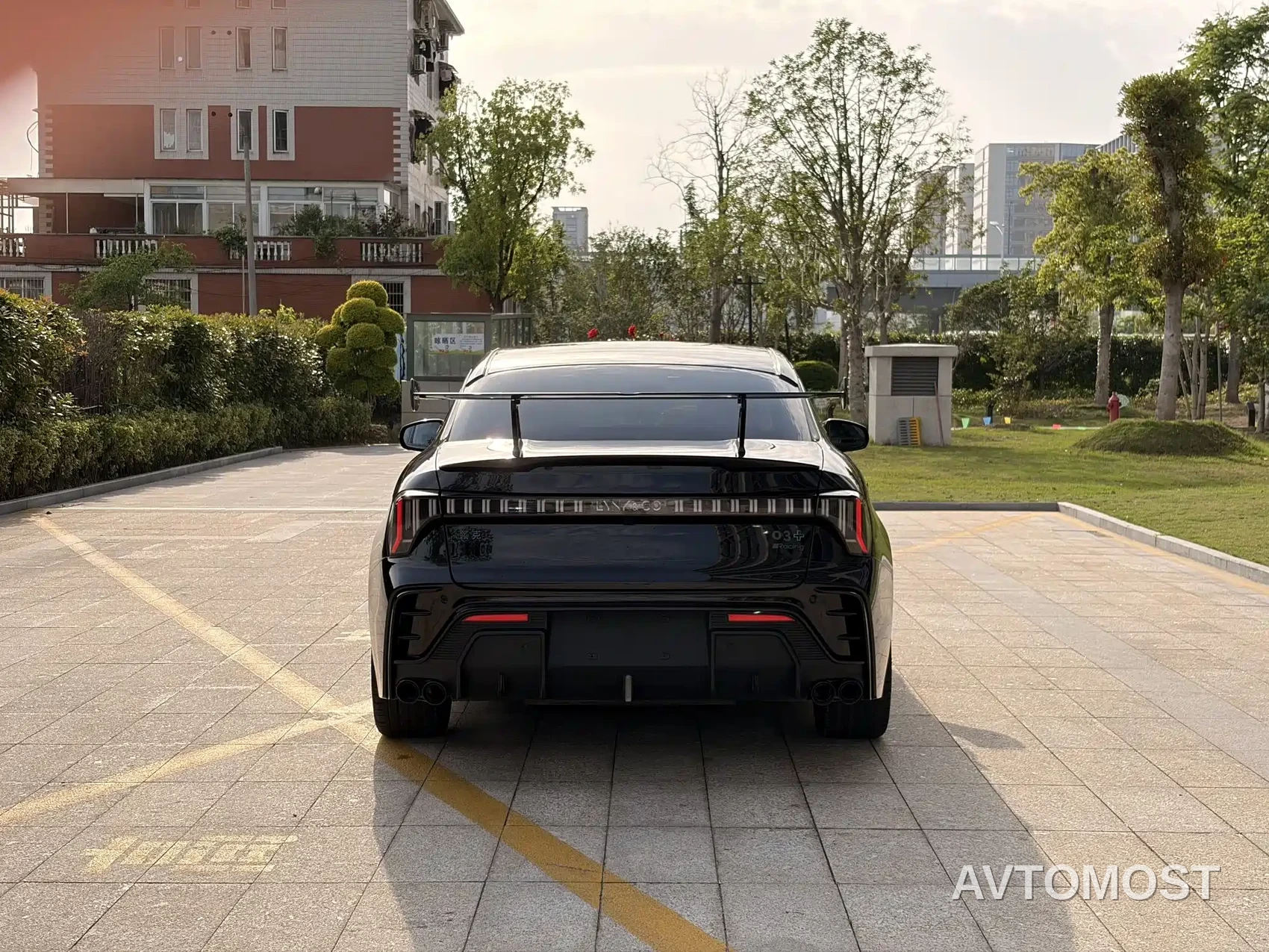 Lynk & Co 03 2023 03+ Racing AWD Edition — фото 17