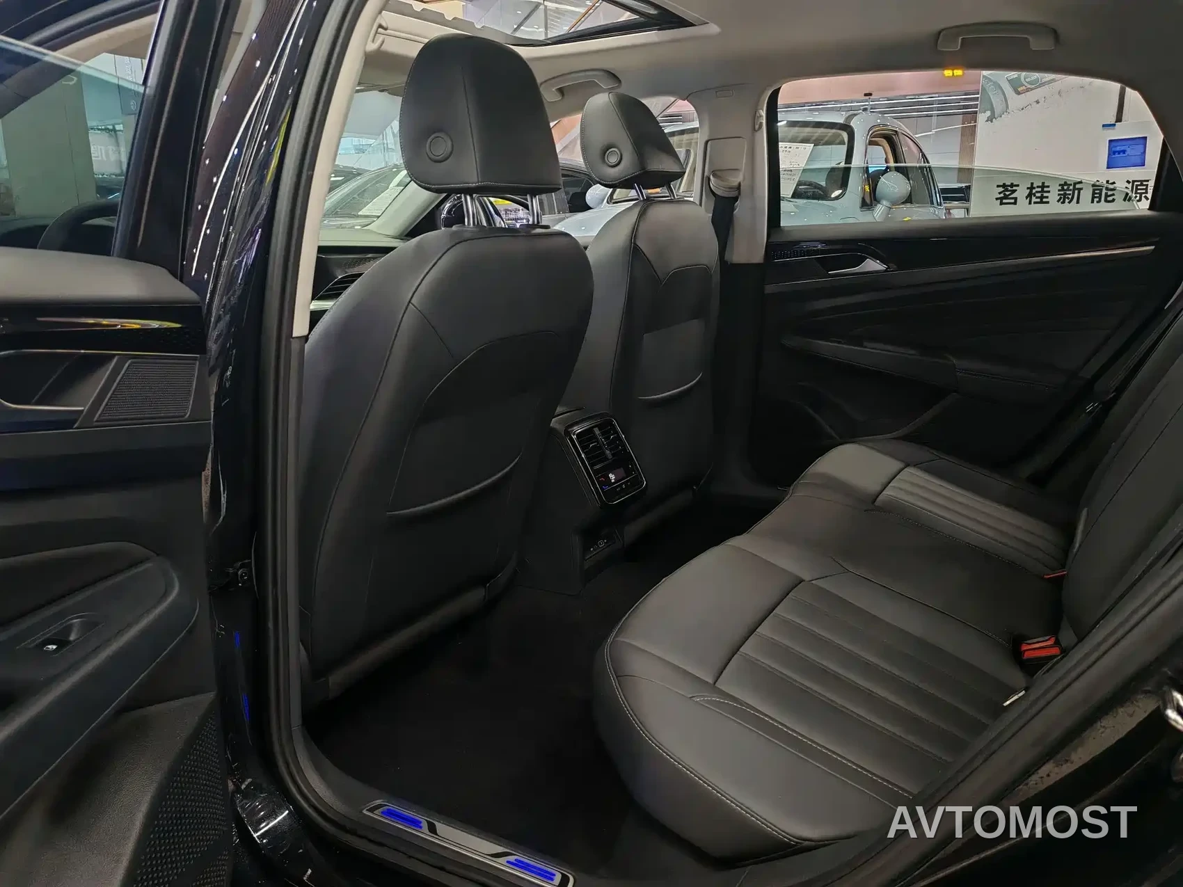 Volkswagen Passat New Energy 2022 430PHEV Hybrid Business Edition — фото 10