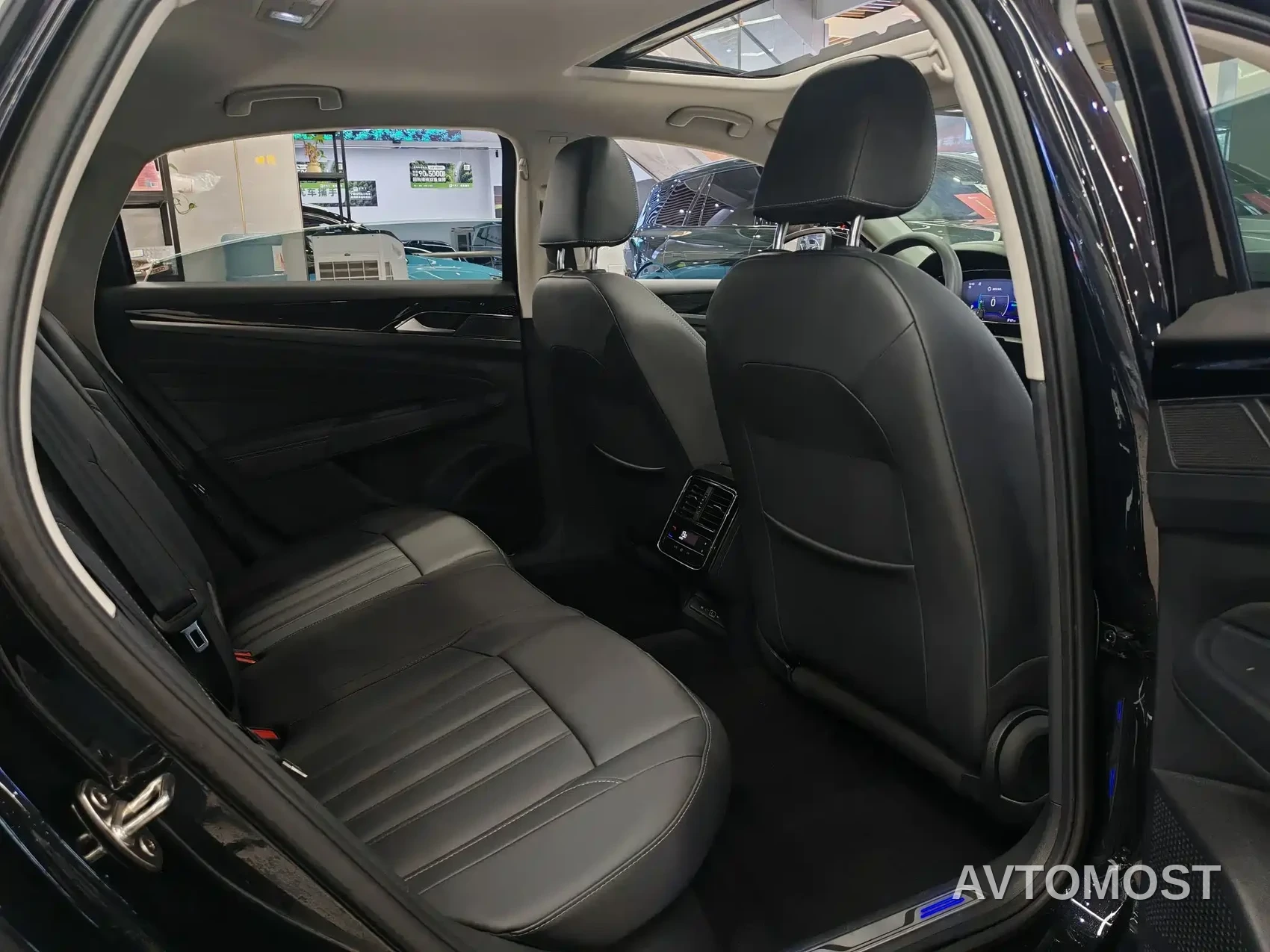 Volkswagen Passat New Energy 2022 430PHEV Hybrid Business Edition — фото 12