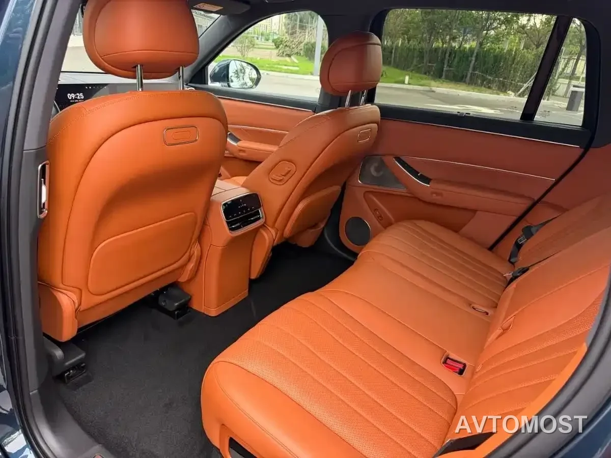 AITO M8 2025 Range Extender Max+ Edition 53.4kWh 5-seater — фото 12