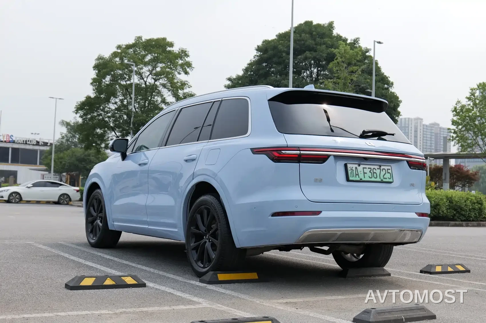 Li ONE 2020 Extended Range 6-seater — фото 7