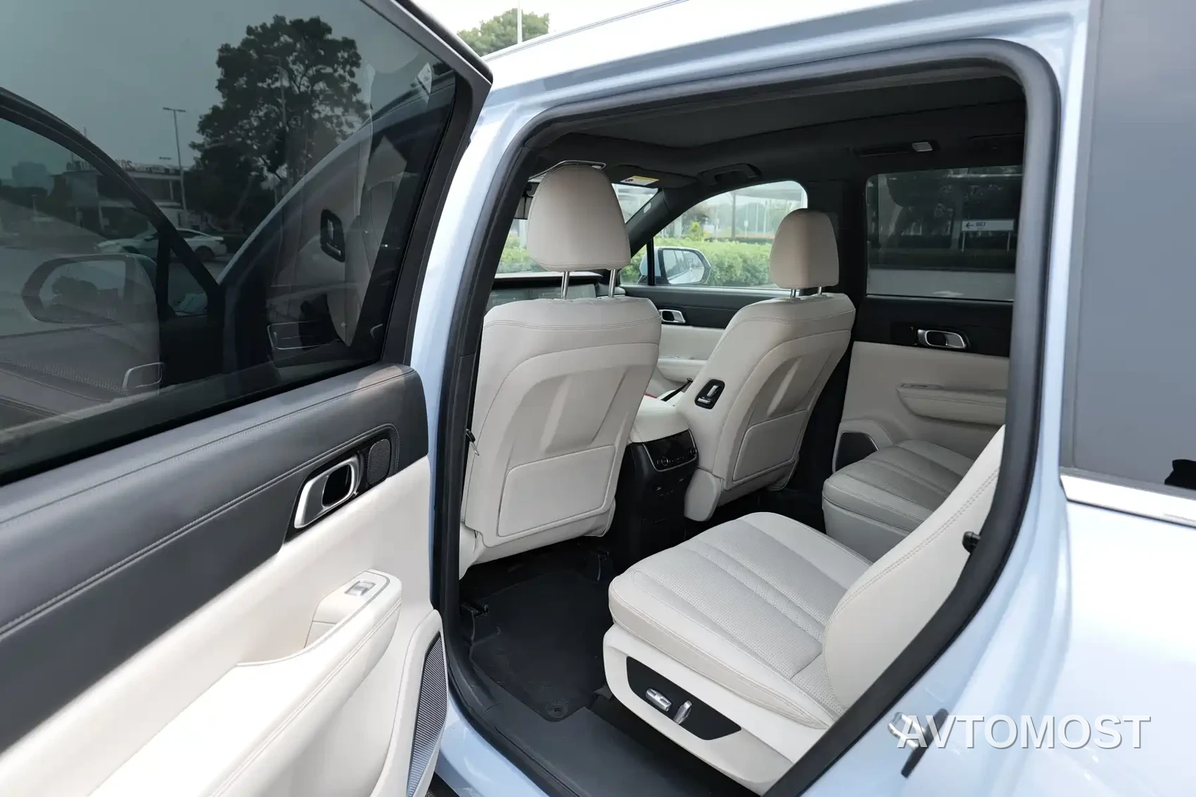 Li ONE 2020 Extended Range 6-seater — фото 9