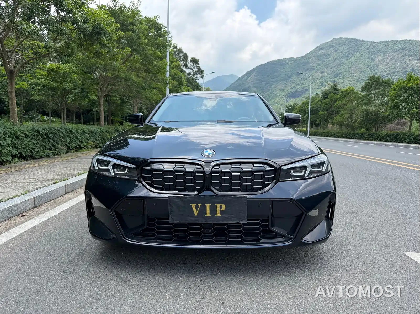 BMW 3 Series 2023 325Li M Sport Black Night Package — фото 2