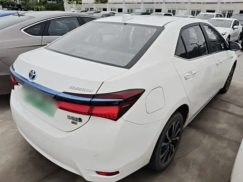 Toyota Corolla Twin Engine E+ 2019 1.8L E-CVT Leading Edition — фото 7