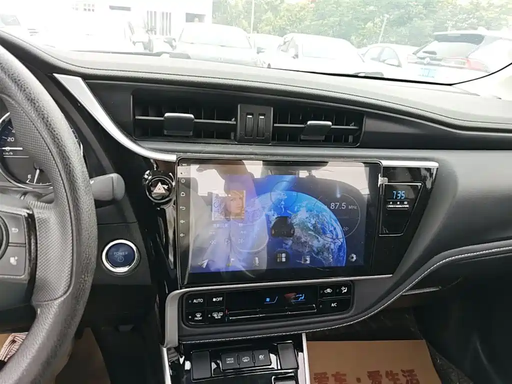 Toyota Corolla Twin Engine E+ 2019 1.8L E-CVT Leading Edition — фото 12