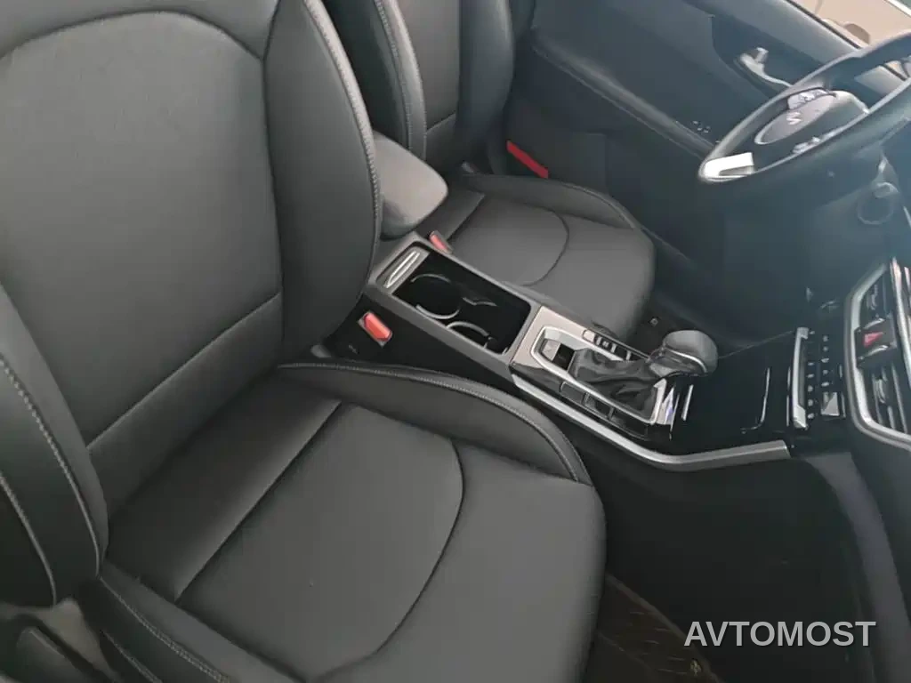 Kia K3 2021 Facelift 1.5L CVT Fashion Edition — фото 15