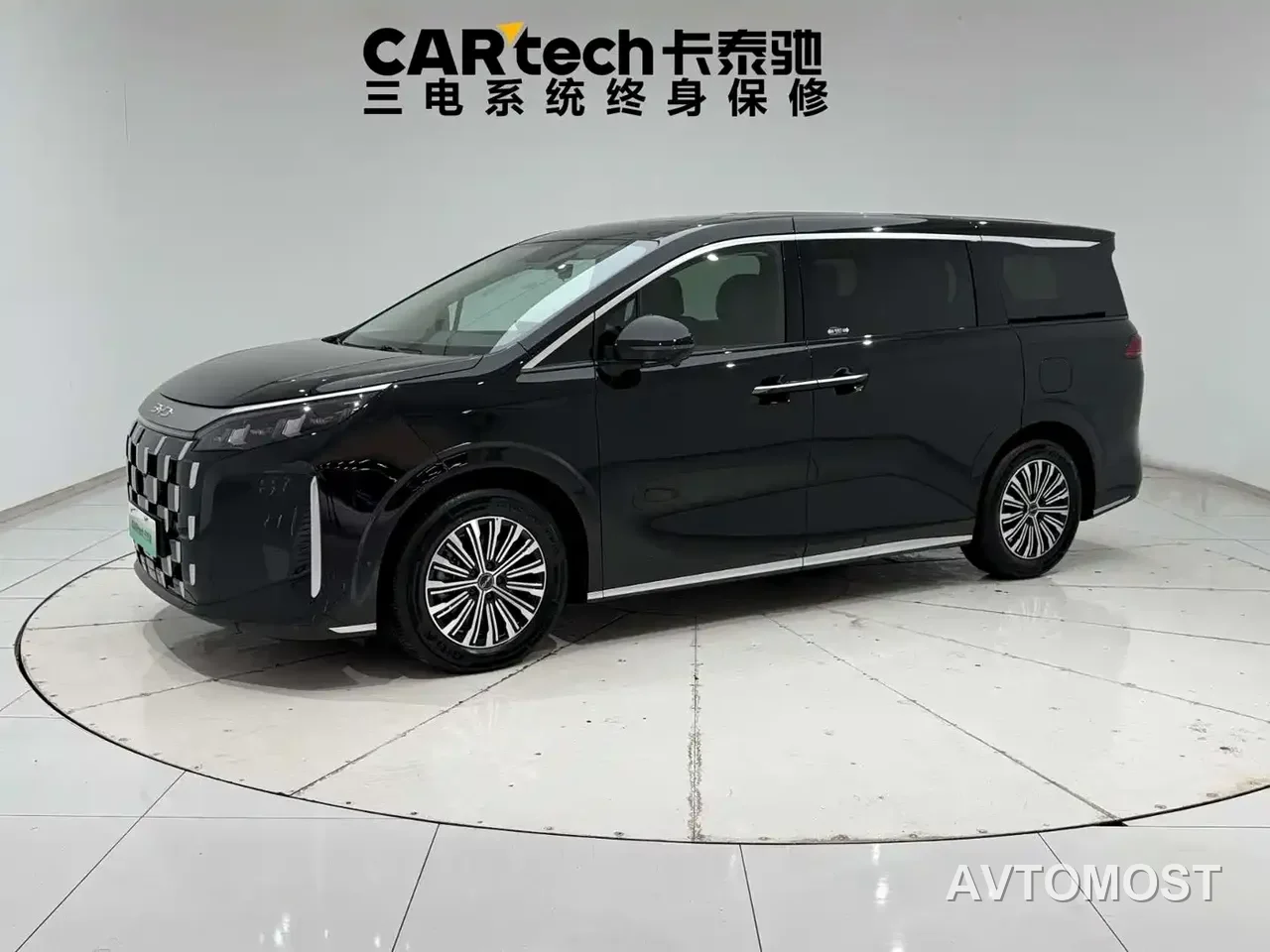 BYD M9 2025 Model 1060 Pilot Edition — фото 1
