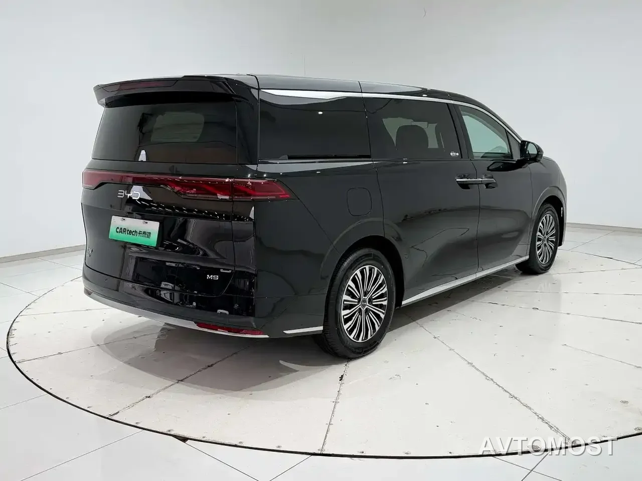 BYD M9 2025 Model 1060 Pilot Edition — фото 7