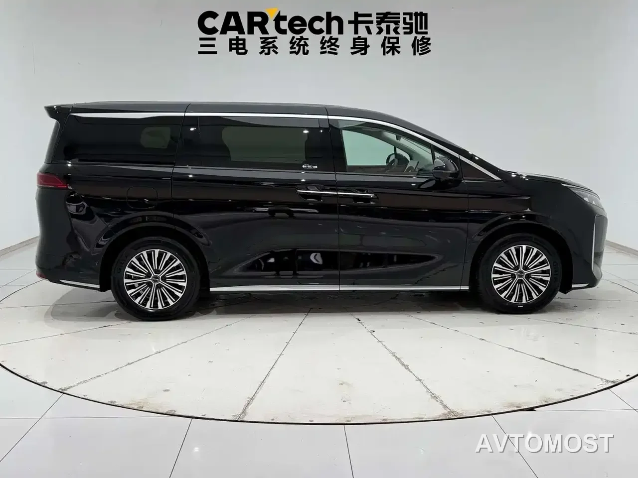 BYD M9 2025 Model 1060 Pilot Edition — фото 9