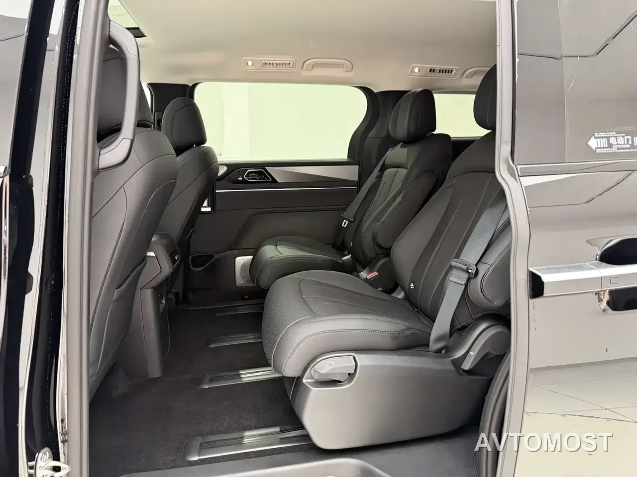 BYD M9 2025 Model 1060 Pilot Edition — фото 15