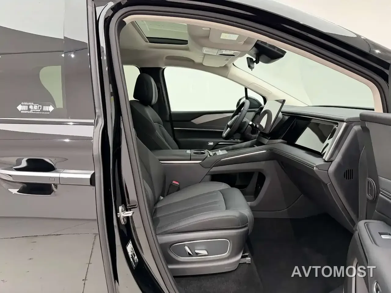 BYD M9 2025 Model 1060 Pilot Edition — фото 18