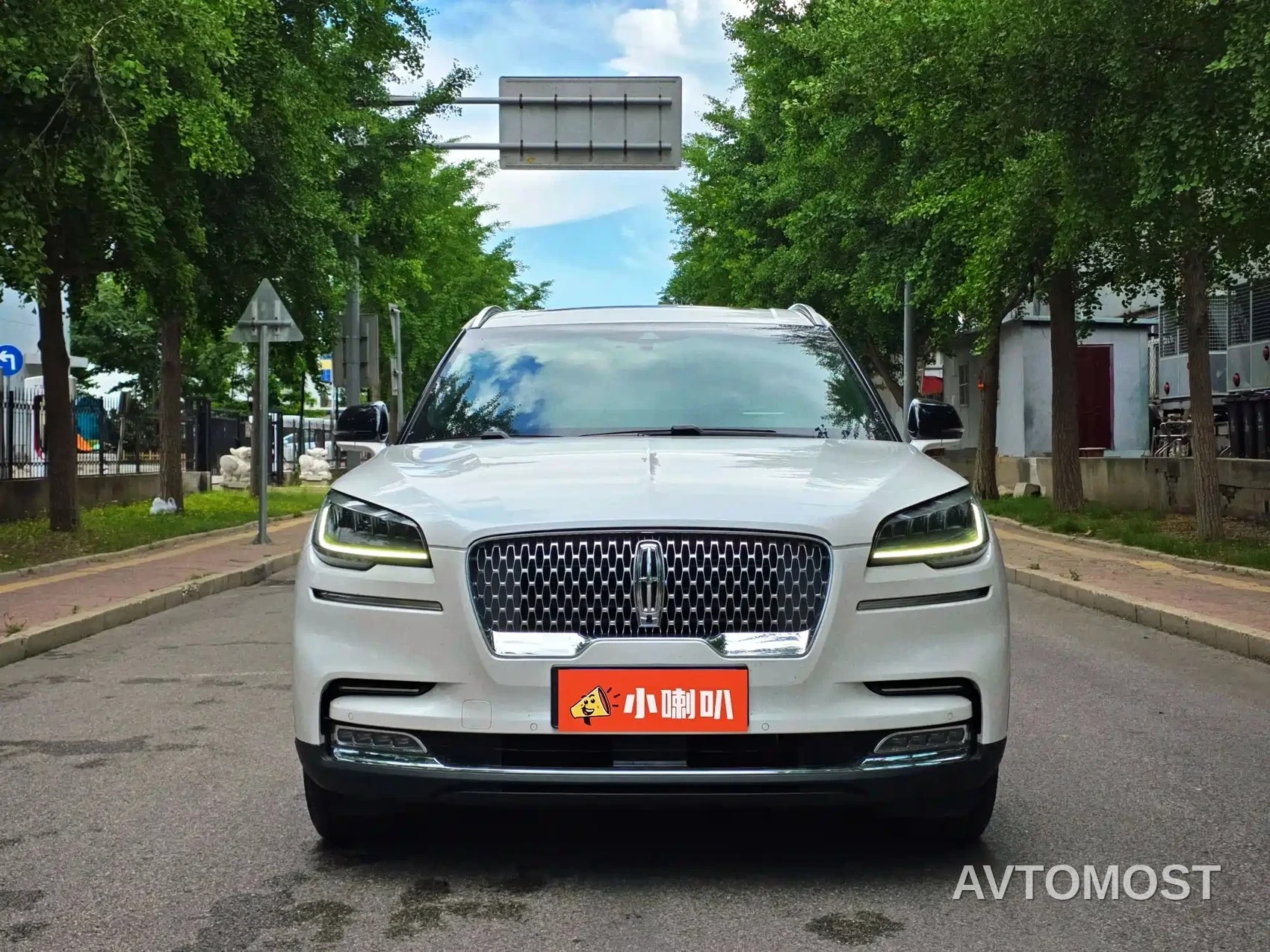 Lincoln Aviator 2023 3.0T V6 AWD Elegance Cruise Edition 7-Seater — фото 2