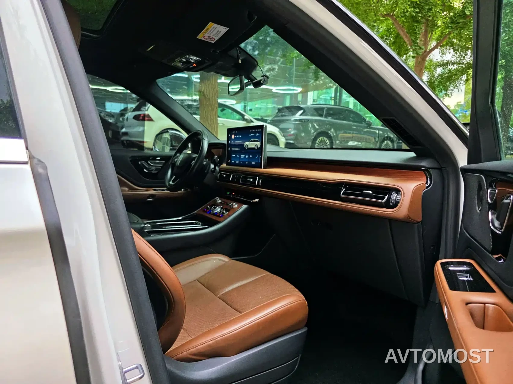 Lincoln Aviator 2023 3.0T V6 AWD Elegance Cruise Edition 7-Seater — фото 24