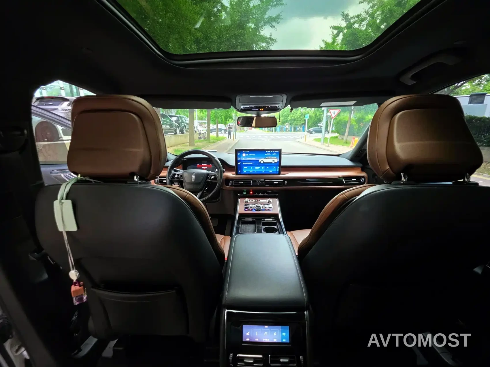 Lincoln Aviator 2023 3.0T V6 AWD Elegance Cruise Edition 7-Seater — фото 30
