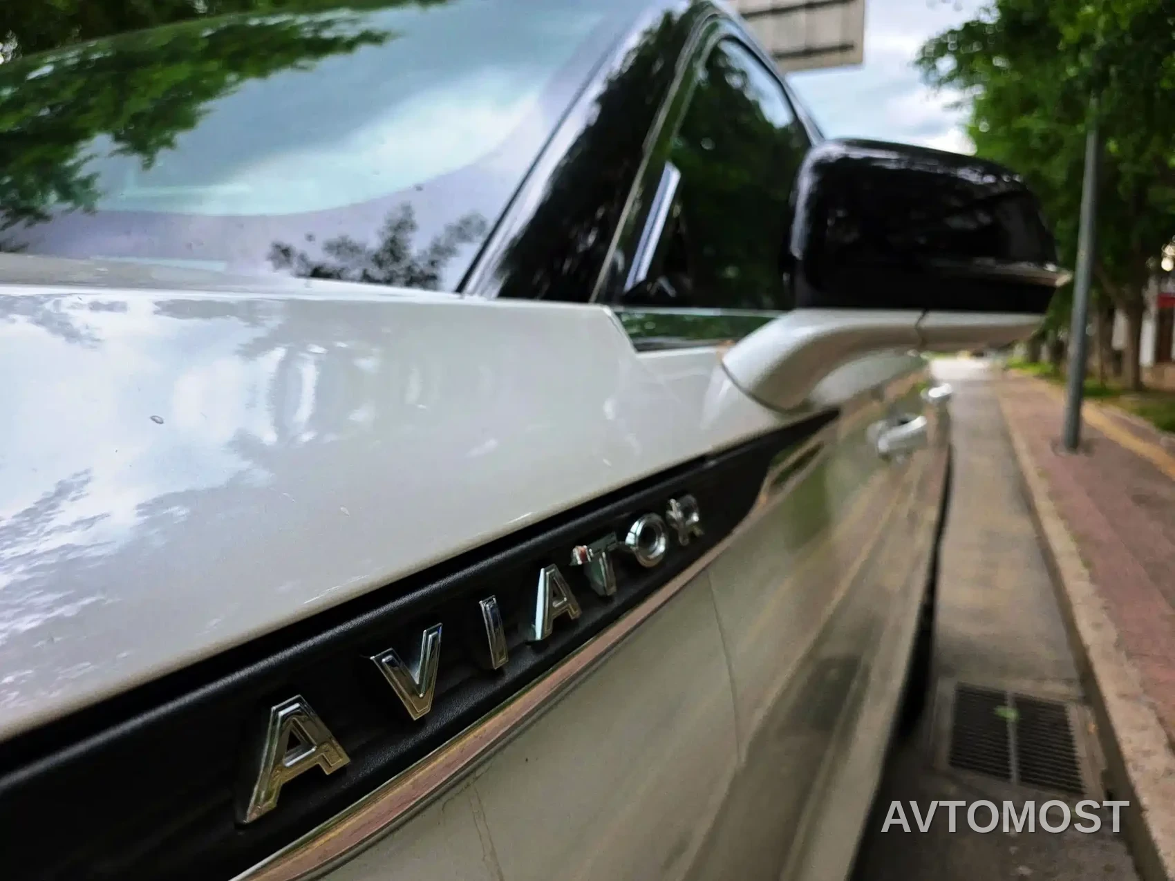 Lincoln Aviator 2023 3.0T V6 AWD Elegance Cruise Edition 7-Seater — фото 35