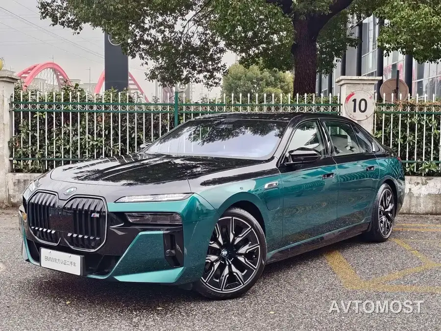 BMW i7 M70L 2023 M70L