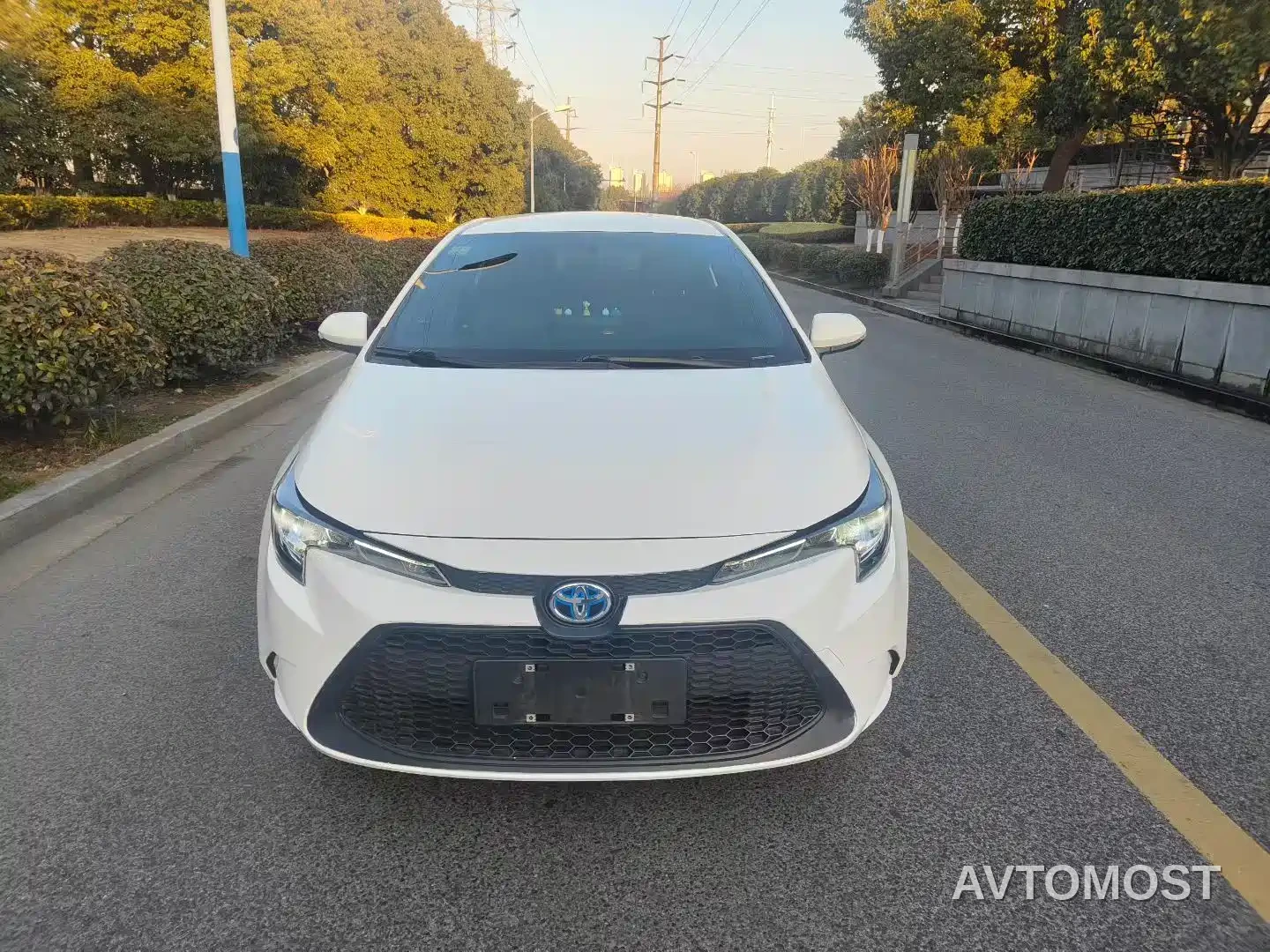 Toyota Levin 2022 Dual Engine 1.8H E-CVT Progressive Edition — фото 2