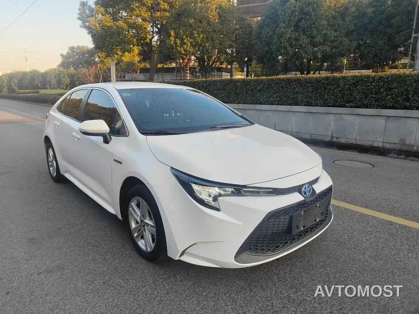 Toyota Levin 2022 Dual Engine 1.8H E-CVT Progressive Edition — фото 3