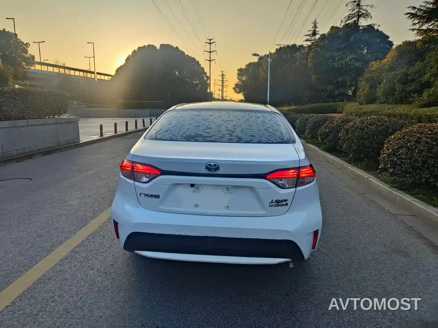 Toyota Levin 2022 Dual Engine 1.8H E-CVT Progressive Edition — фото 5