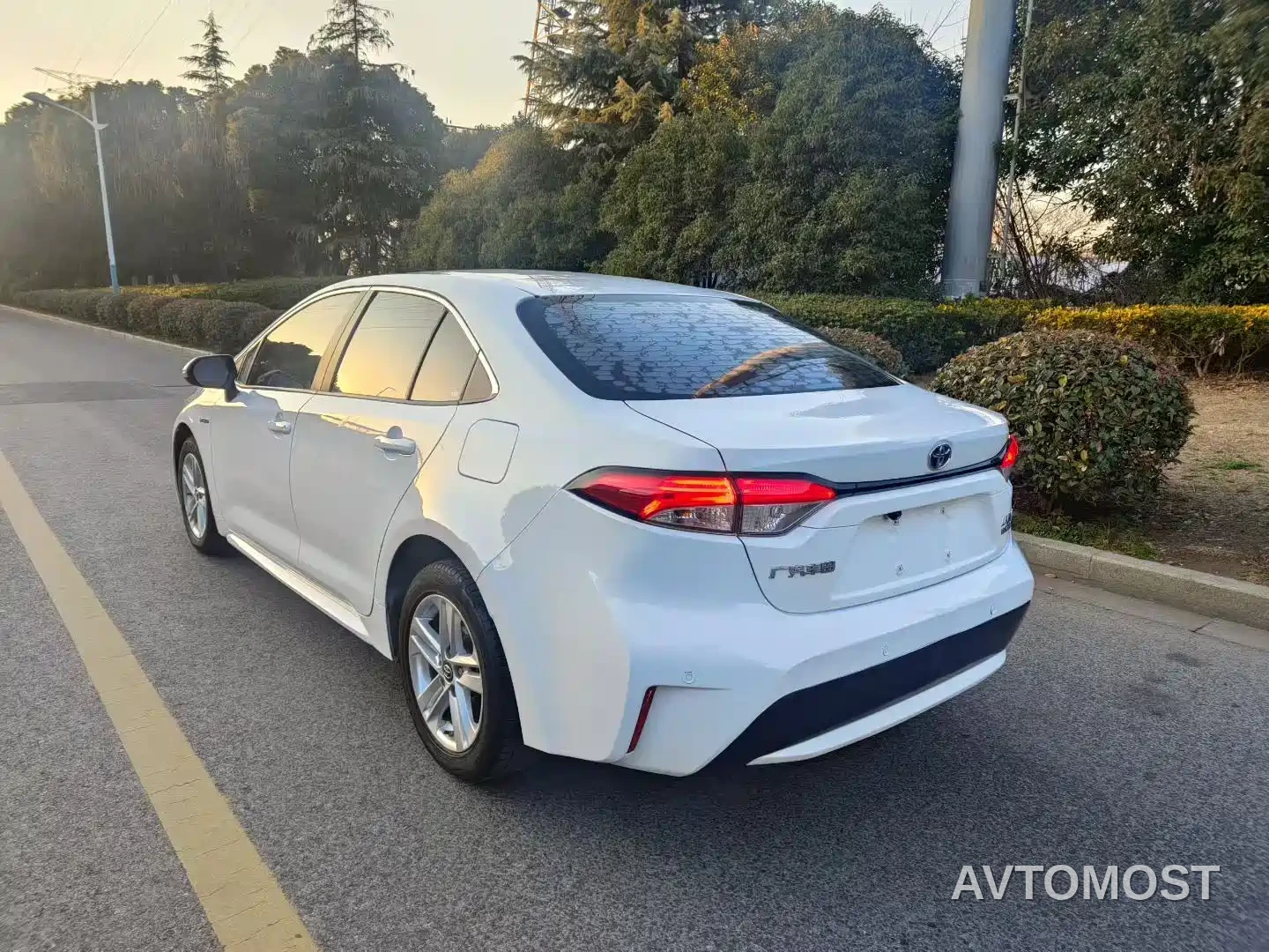 Toyota Levin 2022 Dual Engine 1.8H E-CVT Progressive Edition — фото 6