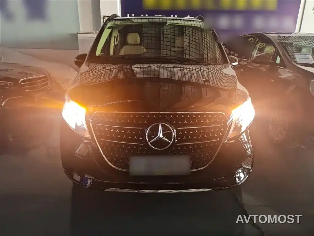 Mercedes-Benz Vito 2021 2.0T Elite 7-Seater — фото 3