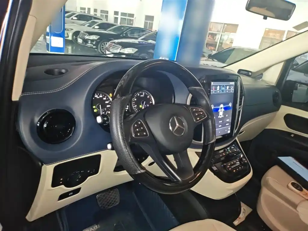 Mercedes-Benz Vito 2021 2.0T Elite 7-Seater — фото 10