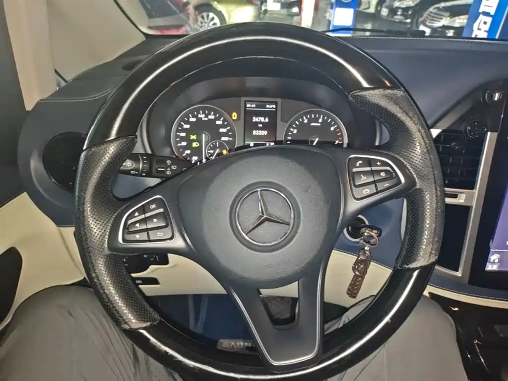 Mercedes-Benz Vito 2021 2.0T Elite 7-Seater — фото 13