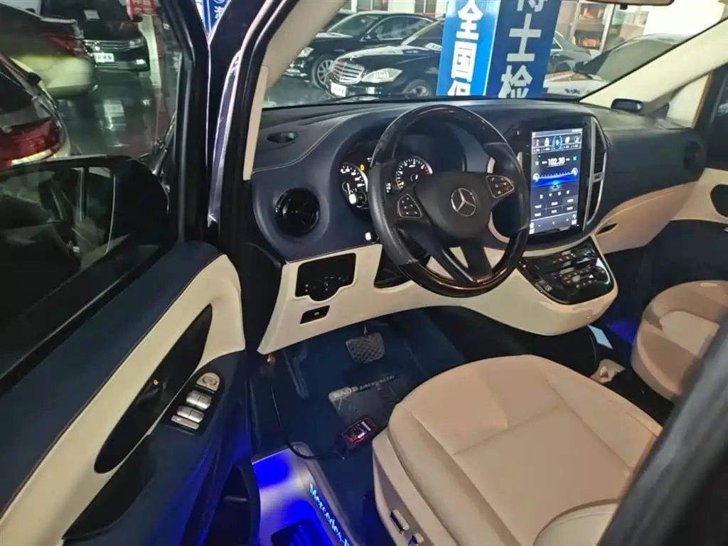 Mercedes-Benz Vito 2021 2.0T Elite 7-Seater — фото 16