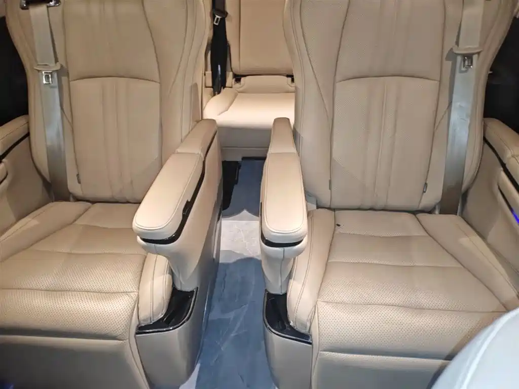 Mercedes-Benz Vito 2021 2.0T Elite 7-Seater — фото 17
