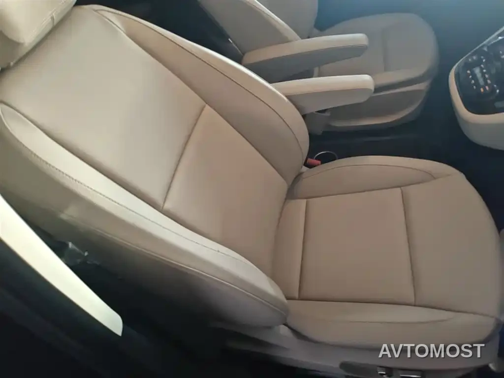 Mercedes-Benz Vito 2021 2.0T Elite 7-Seater — фото 25