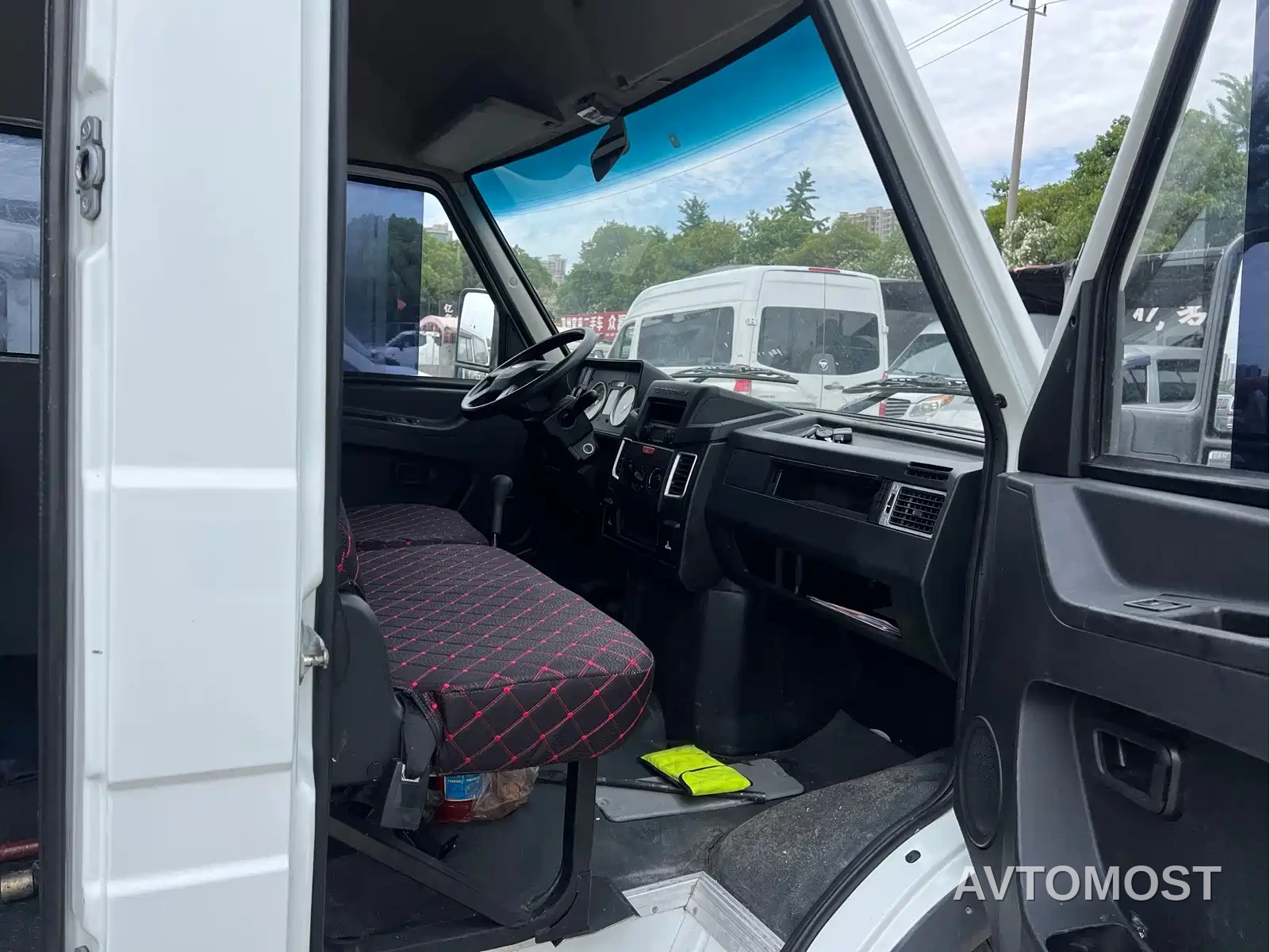 Iveco Daily 2022 2.5T A37 M1 Bus 5-9 Seats Long Wheelbase Medium Roof Dual Tire Sliding Door — фото 7