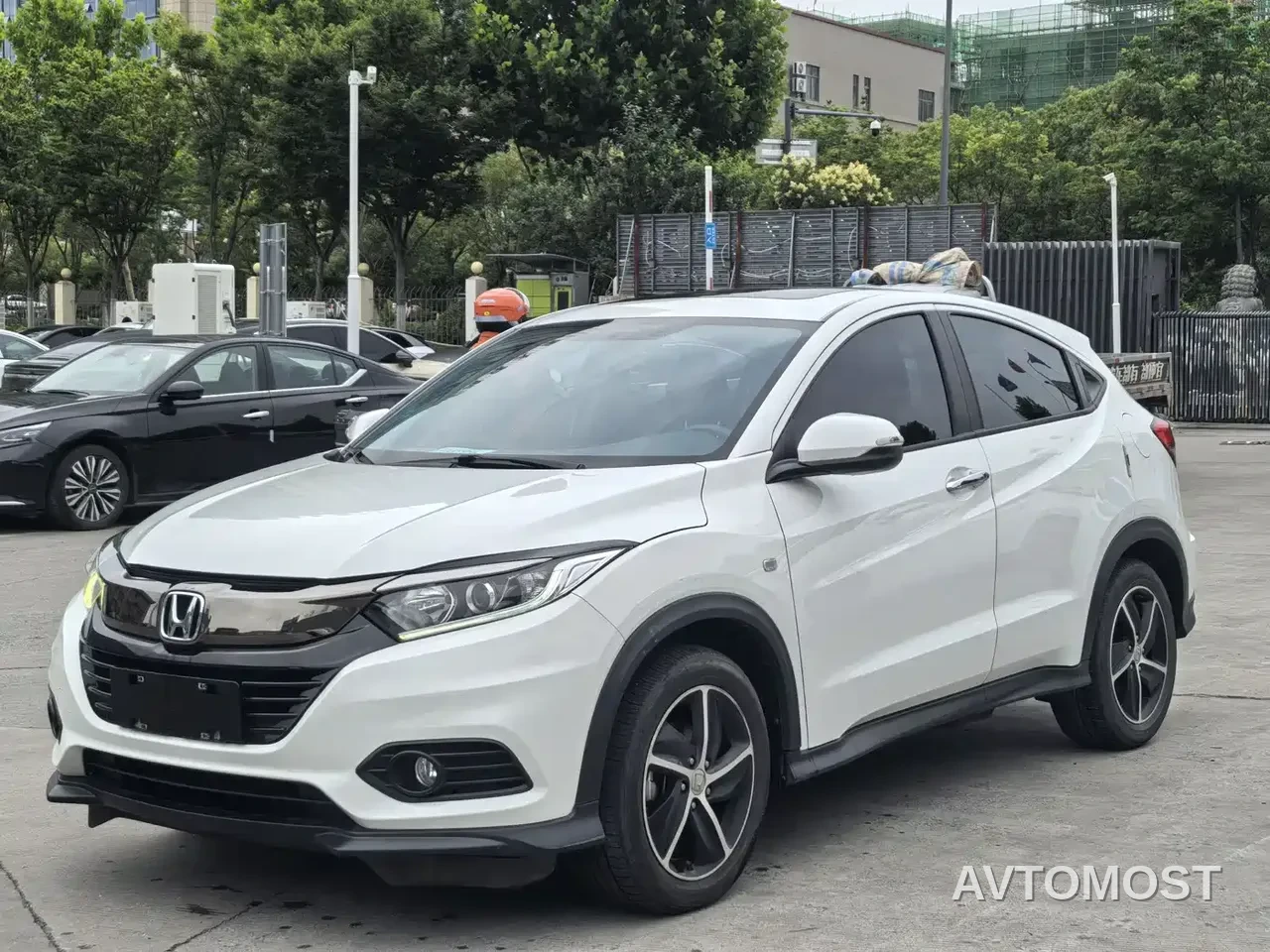 Honda Vezel 2020 1.5L CVT Pioneer — фото 1