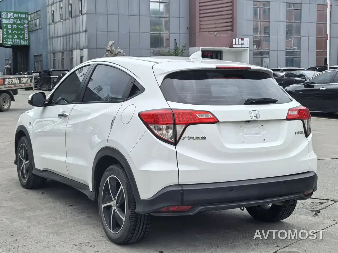 Honda Vezel 2020 1.5L CVT Pioneer — фото 5