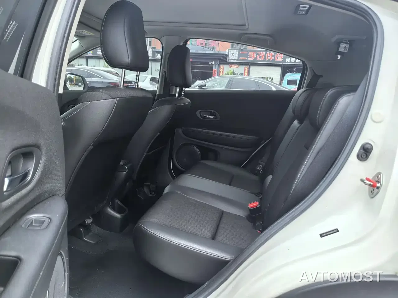 Honda Vezel 2020 1.5L CVT Pioneer — фото 7