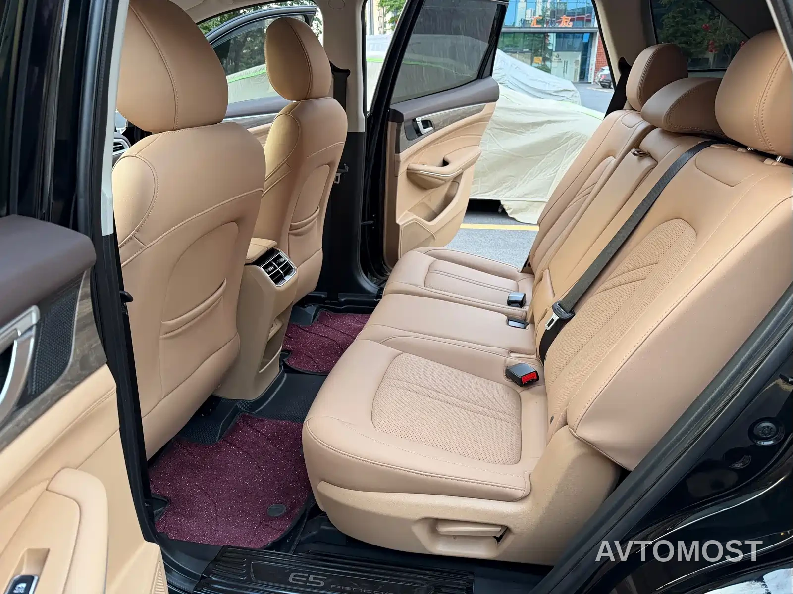Landian E5 2024 Glory Edition 100KM Premium Type 7-Seater — фото 6