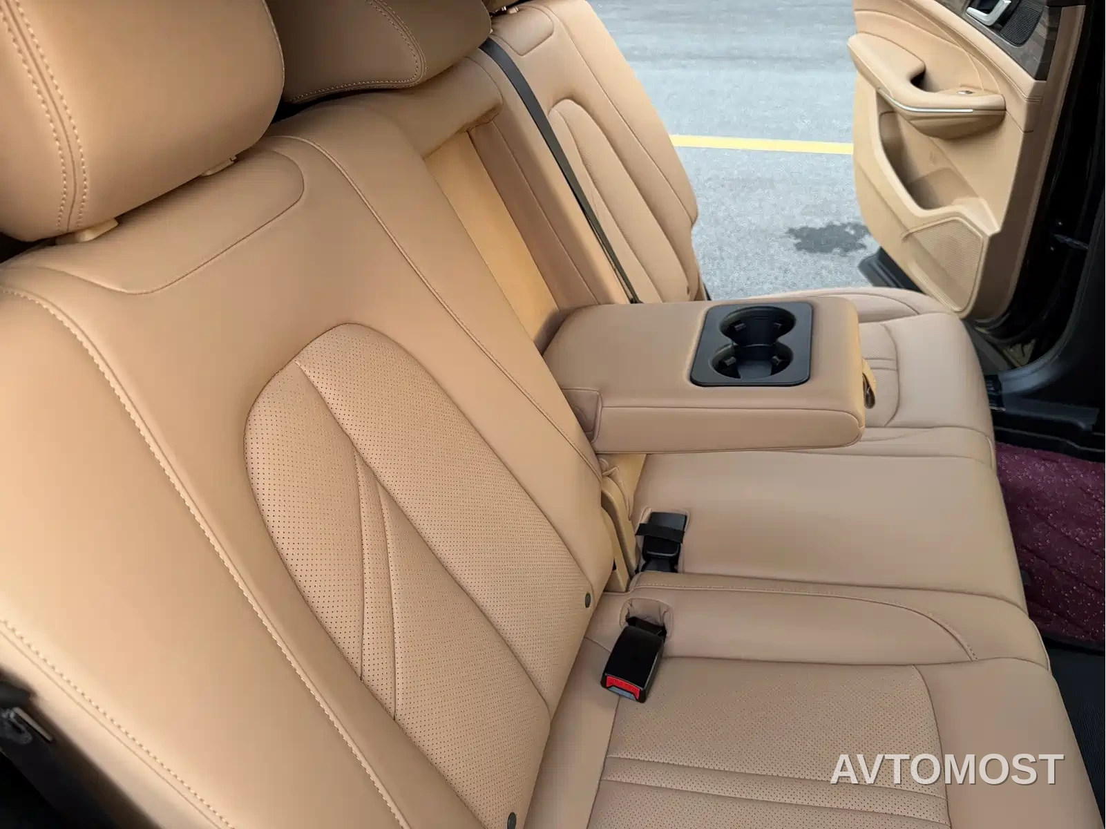 Landian E5 2024 Glory Edition 100KM Premium Type 7-Seater — фото 22