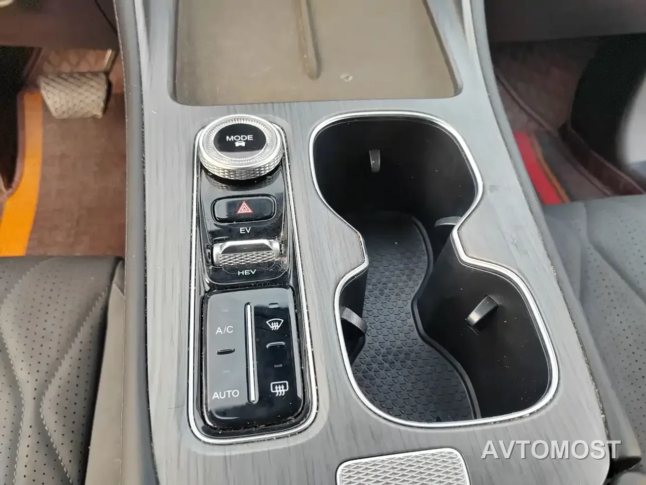 Chery Fengyun T8 2025 Model 1.5T 130km Comfort 7-Seater — фото 8