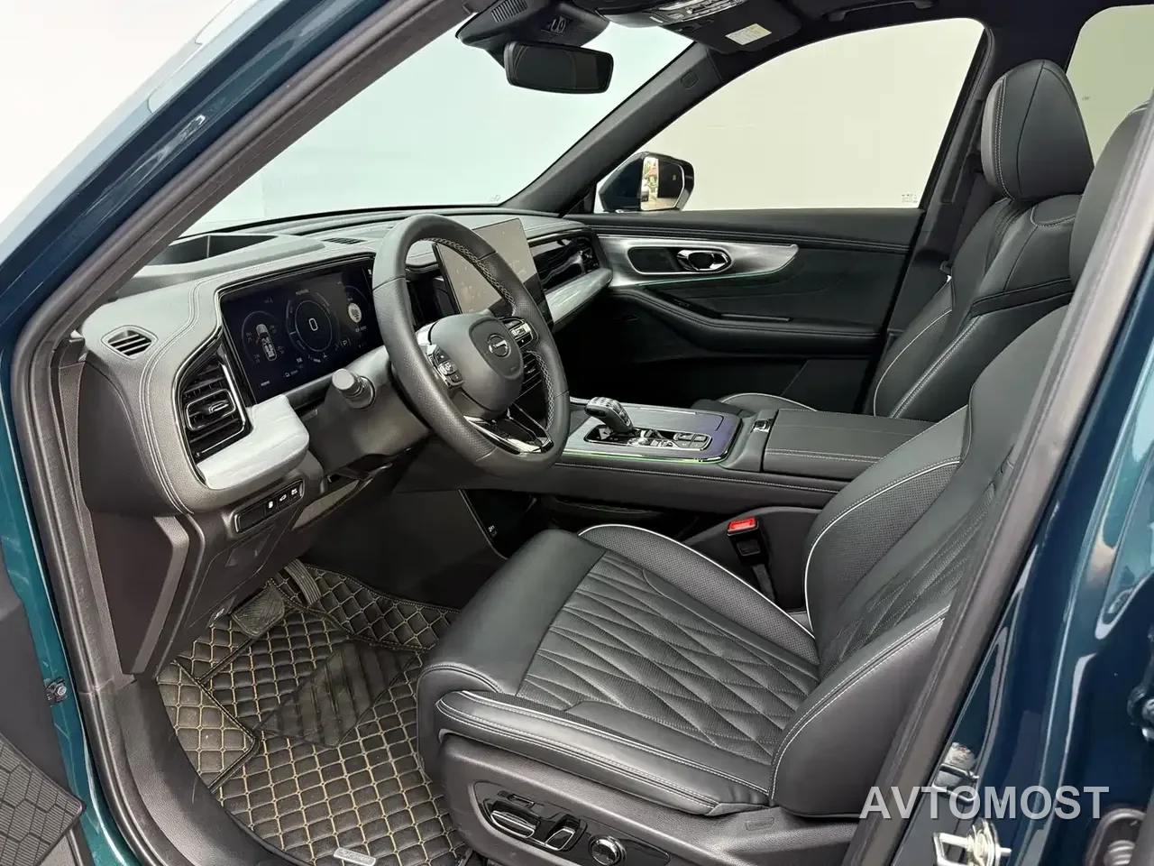GAC Trumpchi GS8 2022 Dual Engine Series 2.0TM 2WD Premium Edition (6-Seater) — фото 5