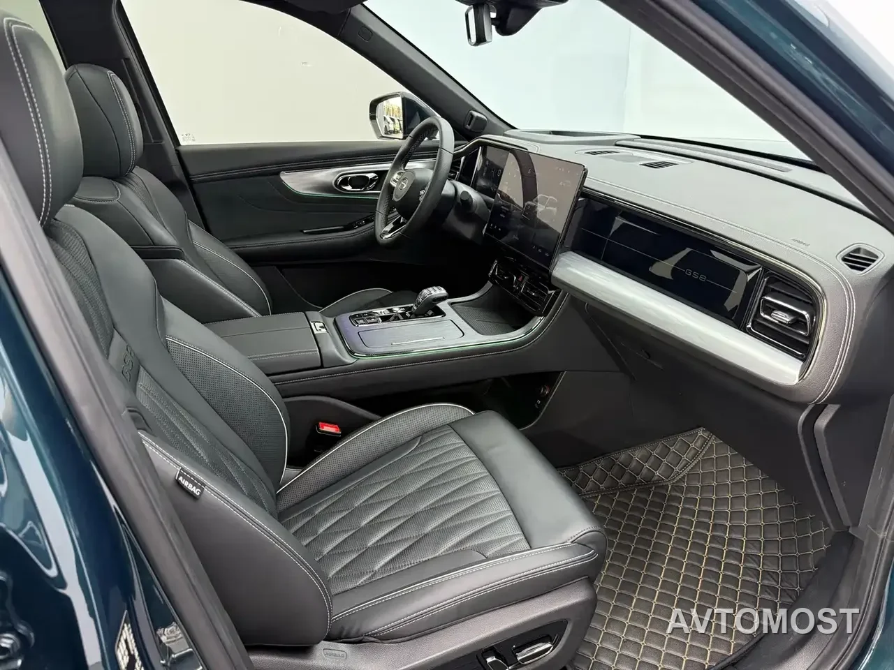GAC Trumpchi GS8 2022 Dual Engine Series 2.0TM 2WD Premium Edition (6-Seater) — фото 6