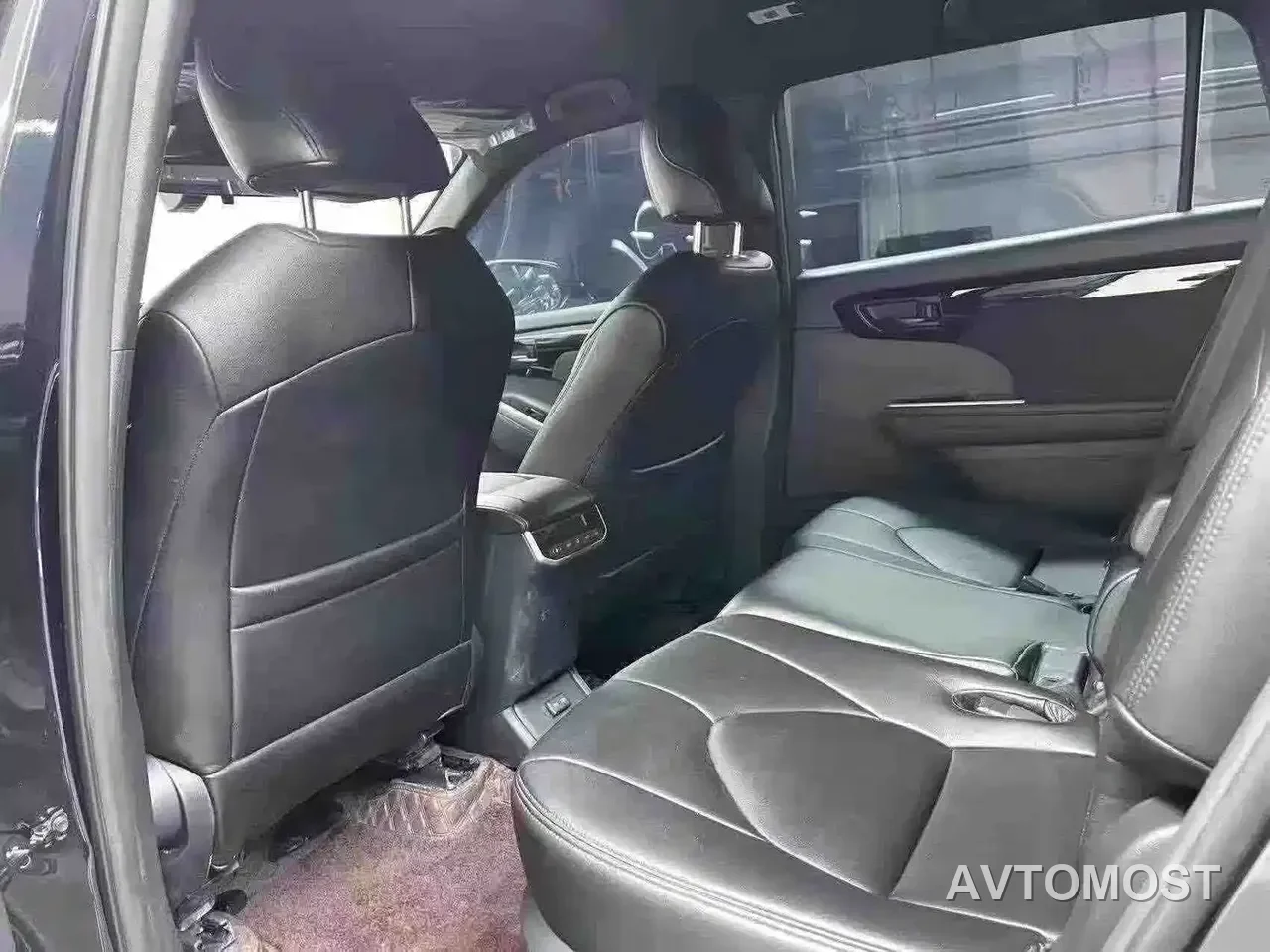 Toyota Crown Kluger 2023 2.5L HEV AWD Elite Edition — фото 9