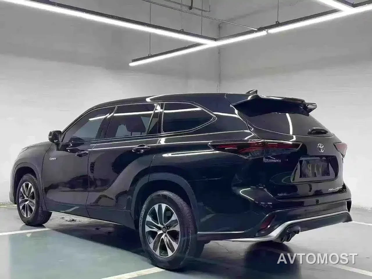 Toyota Crown Kluger 2023 2.5L HEV AWD Elite Edition — фото 12
