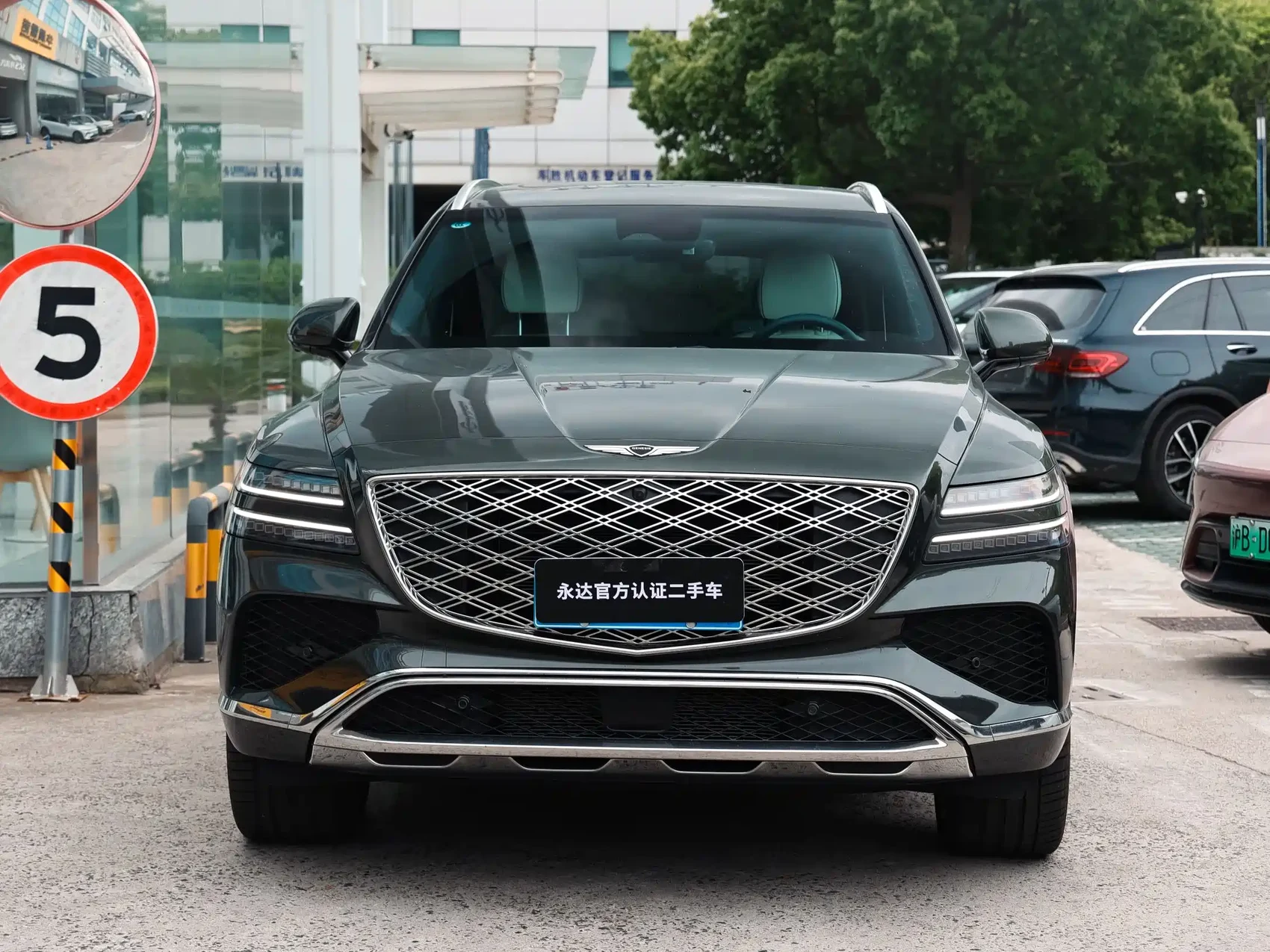 Genesis GV80 2024 2.5T AWD Flagship 5-Seater — фото 2