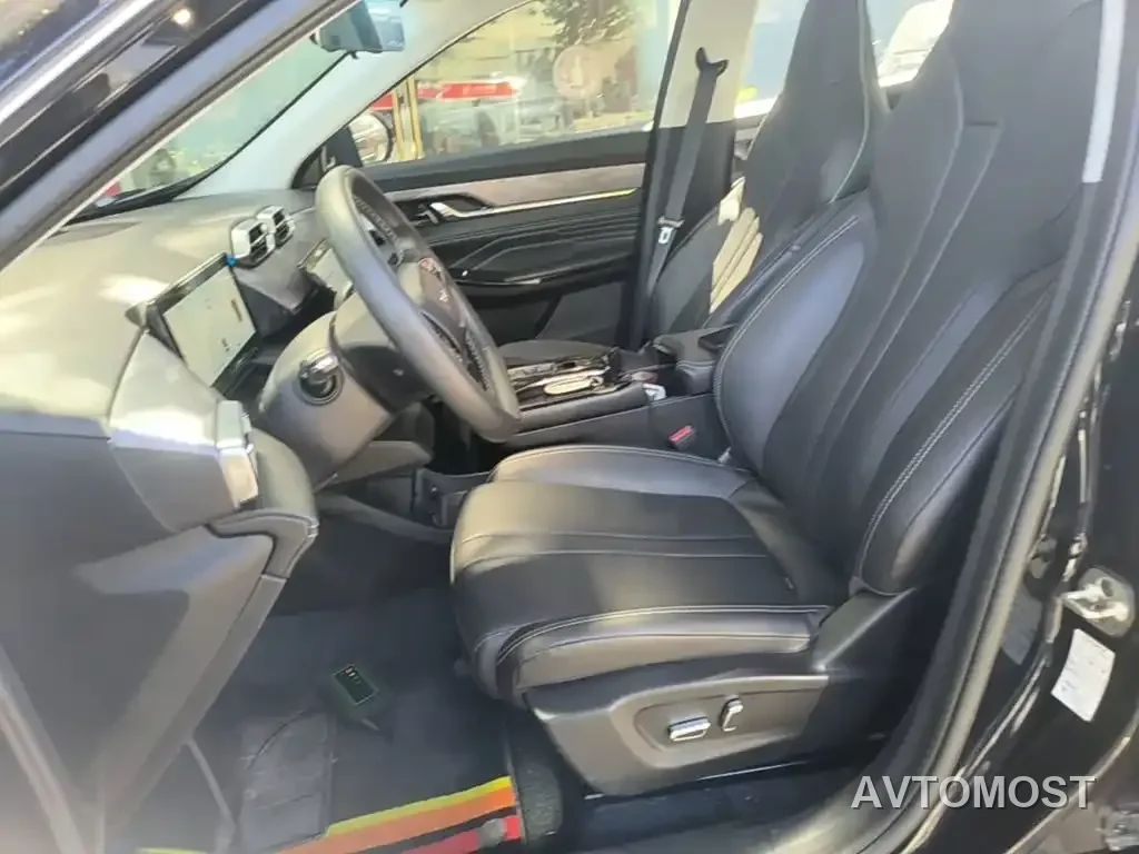 Dongfeng Aeolus Haohan 2023 DH-i 1.5T Luxury Edition — фото 13