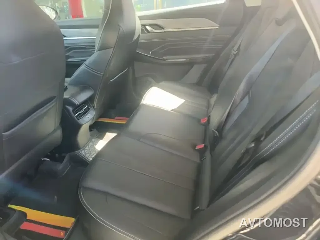 Dongfeng Aeolus Haohan 2023 DH-i 1.5T Luxury Edition — фото 24